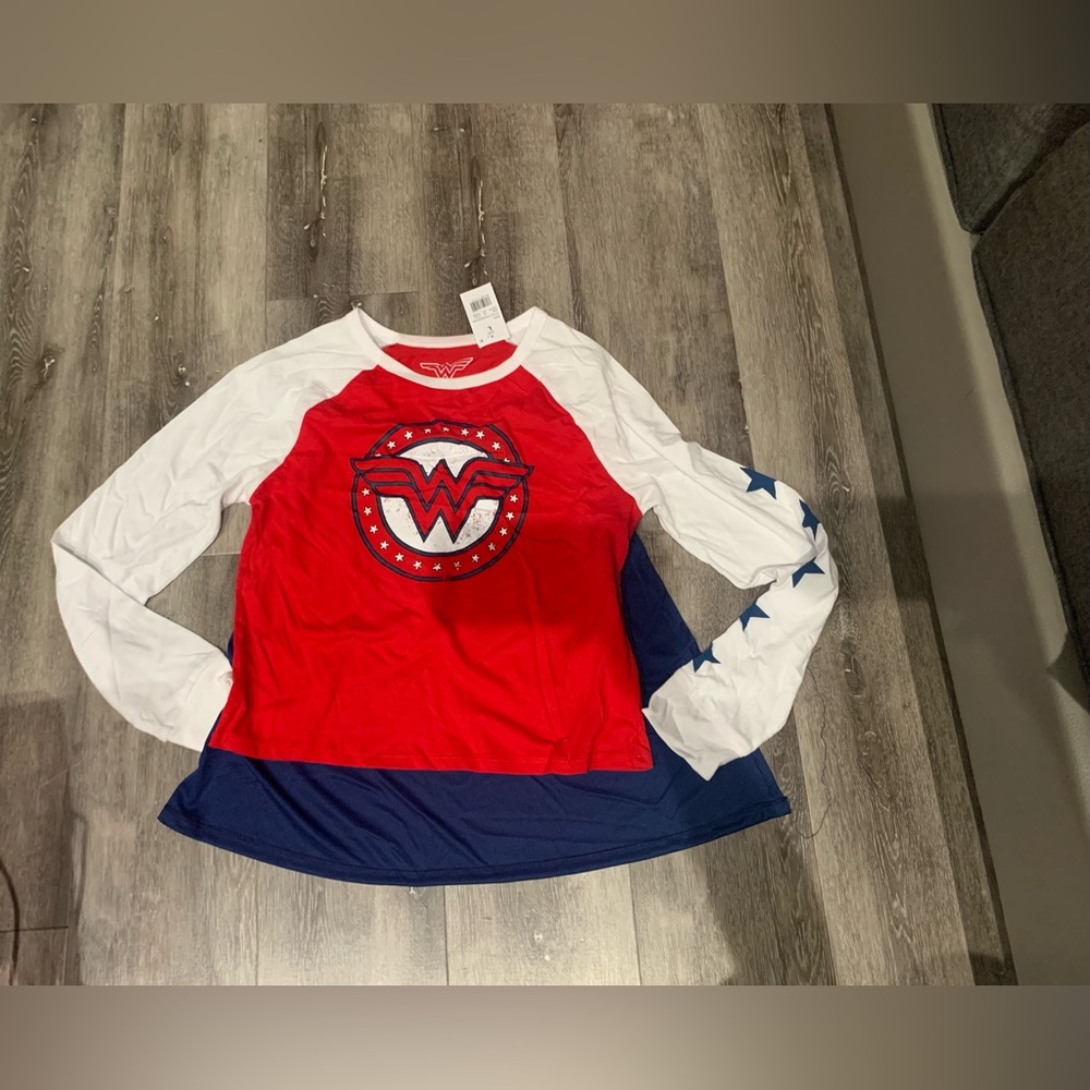 New Wonder Woman Halloween cosplay top with cape
